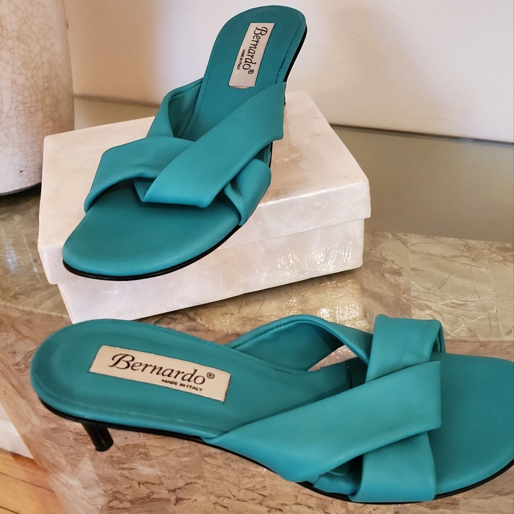 NWOB Bernardo Leather Sandal